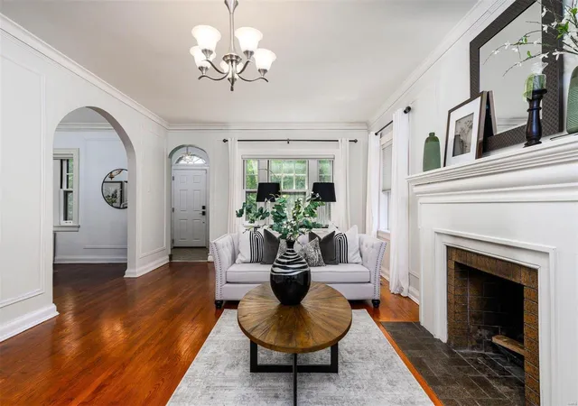 4th image of 555 Stratford Ave, Saint Louis, MO 63130 | MLS# 24045587