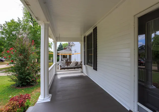 Photo 2 of Sale Pending at 2857 Laclede Station Rd, Saint Louis, MO 63143 | MLS# 24045589 | Listing updated on 2024-09-23