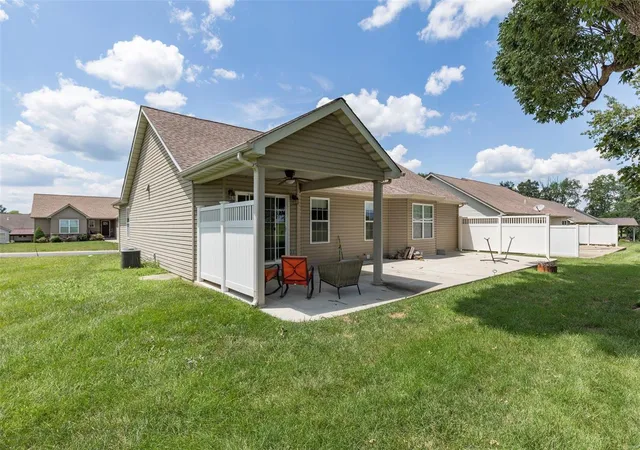 Photo 3 of Single family home for sale at 351 Cherry Crk Ln, Farmington, MO 63640 | MLS# 24045619 | Listing updated on 2025-03-14