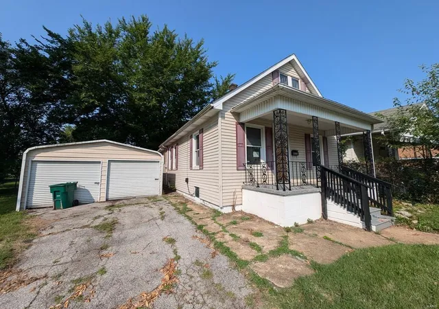 Photo 3 of Single family home for sale at 2618 Gaty Ave, East Saint Louis, IL 62205 | MLS# 24045653 | Listing updated on 2024-11-20