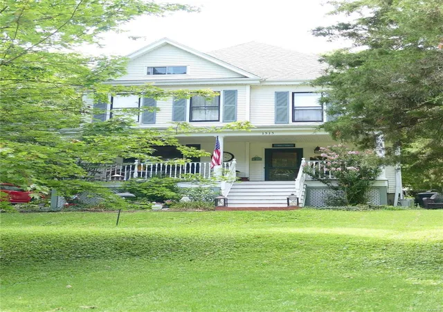Photo 1 of Single family home for sale at 1515 Hawthorne Pl, Saint Louis, MO 63117 | MLS# 24045709 | Listing updated on 2024-12-16