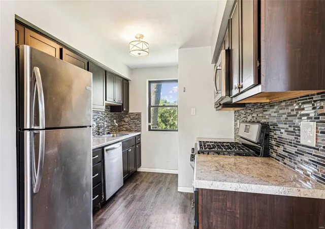 4th image of 7844 Birchmont Dr, Saint Louis, MO 63130 | MLS# 24045924