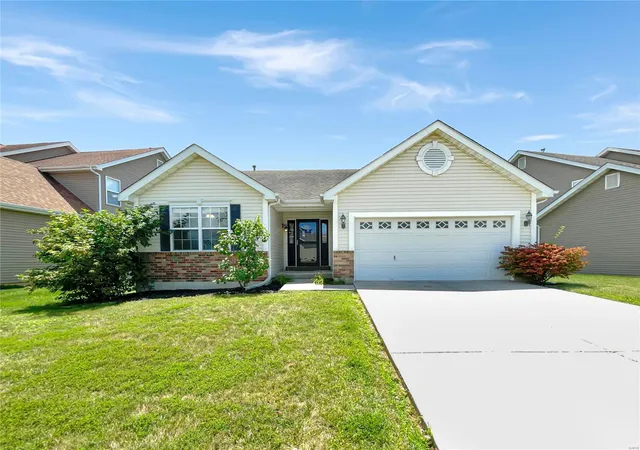 Photo 1 of Single family home for sale at 106 Towergate Dr, Lake Saint Louis, MO 63367 | MLS# 24045968 | Listing updated on 2024-12-05