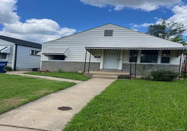 Photo 2 of Single family home for sale at 6329 Lillian Ave, Saint Louis, MO 63136 | MLS# 24046024 | Listing updated on 2024-09-03