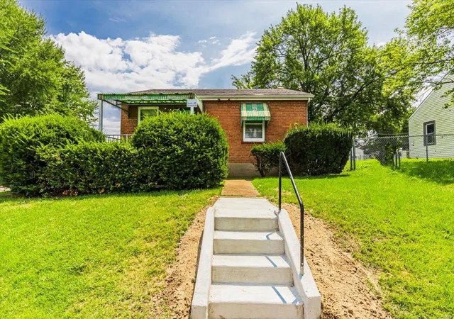 Photo 1 of Single family home for sale at 7100 Idaho Ave, Saint Louis, MO 63111 | MLS# 24046100 | Listing updated on 2024-12-05