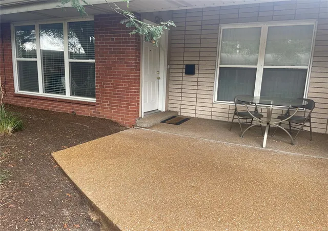 Photo 1 of Condo for sale at 8536 Old Bonhomme Rd, Saint Louis, MO 63132 | MLS# 24046161 | Listing updated on 2024-11-04