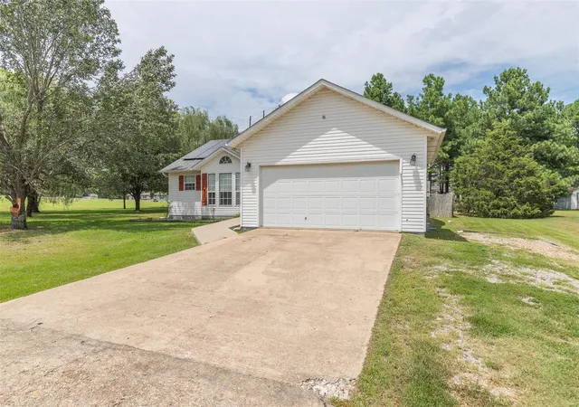Photo 2 of Single family home for sale at 5711 Cedar Valley, Poplar Bluff, MO 63901 | MLS# 24047457 | Listing updated on 2024-09-16