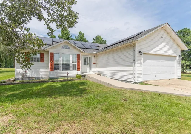 Photo 3 of Single family home for sale at 5711 Cedar Valley, Poplar Bluff, MO 63901 | MLS# 24047457 | Listing updated on 2024-09-16