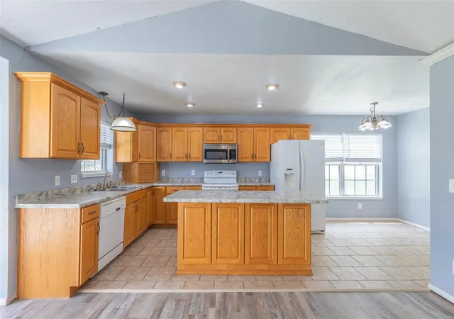 Photo 4 of Single family home for sale at 5711 Cedar Valley, Poplar Bluff, MO 63901 | MLS# 24047457 | Listing updated on 2024-09-16