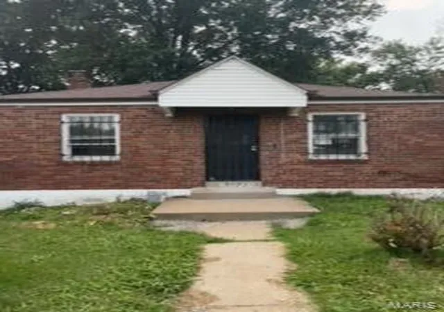 Photo 1 of Single family home for sale at 6020 N Margaretta Ave N, Saint Louis, MO 63120 | MLS# 24047476 | Listing updated on 2024-10-24