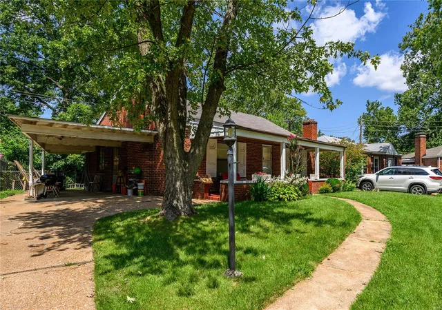 Photo 3 of Sale Pending at 1063 Raisher Dr, Saint Louis, MO 63130 | MLS# 24047618 | Listing updated on 2024-10-01