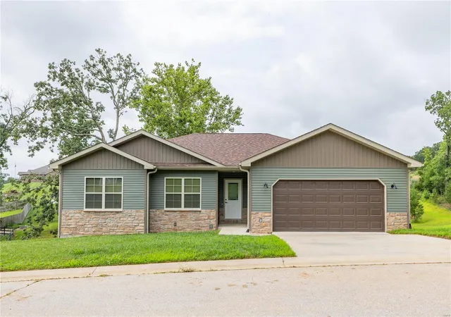 Photo 1 of Single family home for sale at 129 Jared St, Waynesville, MO 65583 | MLS# 24047670 | Listing updated on 2024-10-19