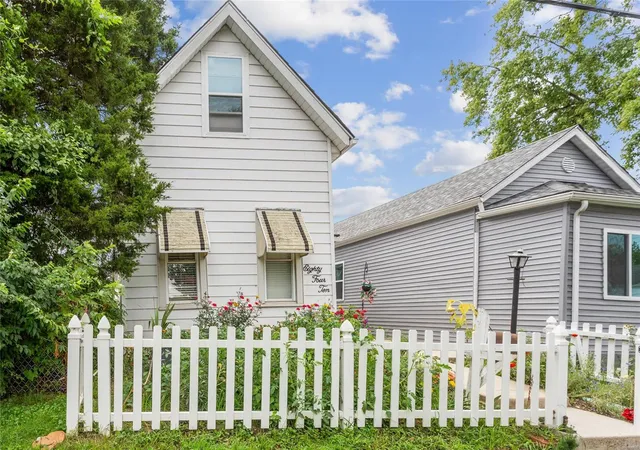 Photo 1 of Single family home for sale at 8410 Tennessee Ave, Saint Louis, MO 63125 | MLS# 24047896 | Listing updated on 2024-11-24