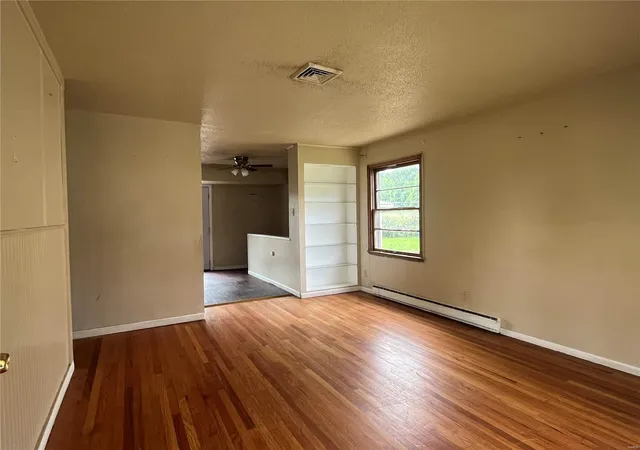 Photo 3 of Single family home for sale at 420 Midlothian Rd, Saint Louis, MO 63137 | MLS# 24047982 | Listing updated on 2024-12-10