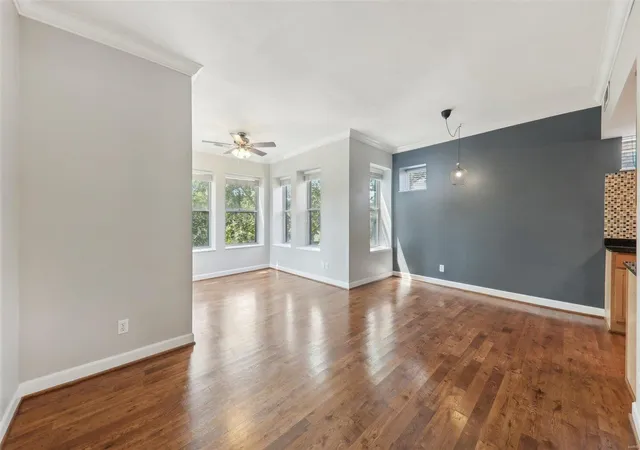 Listing Photo 4 - Condo for sale in building located at 5673 Waterman Blvd, St. Louis, MO 63112 - Unit #31