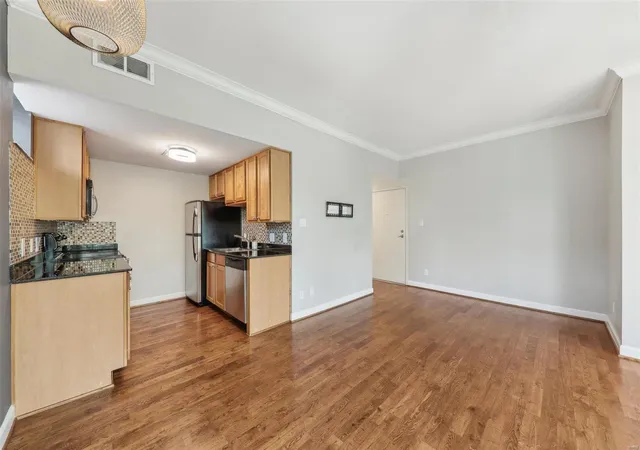 Listing Photo 5 - Condo for sale in building located at 5673 Waterman Blvd, St. Louis, MO 63112 - Unit #31