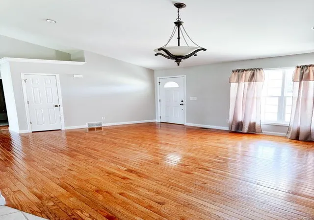 Photo 3 of Single family home for sale at 242 Pioneer Orchard Rd, Jackson, MO 63755 | MLS# 24048307 | Listing updated on 2025-01-02