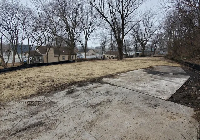 Photo 1 of Sale Pending at 503 Transit St, Saint Charles, MO 63301 | MLS# 24048470 | Listing updated on 2024-09-14