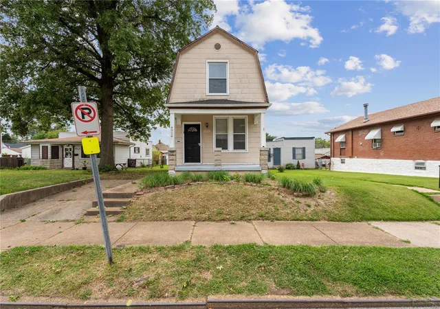 Photo 1 of Single family home for sale at 4974 Quincy St, Saint Louis, MO 63109 | MLS# 24048772 | Listing updated on 2024-11-18