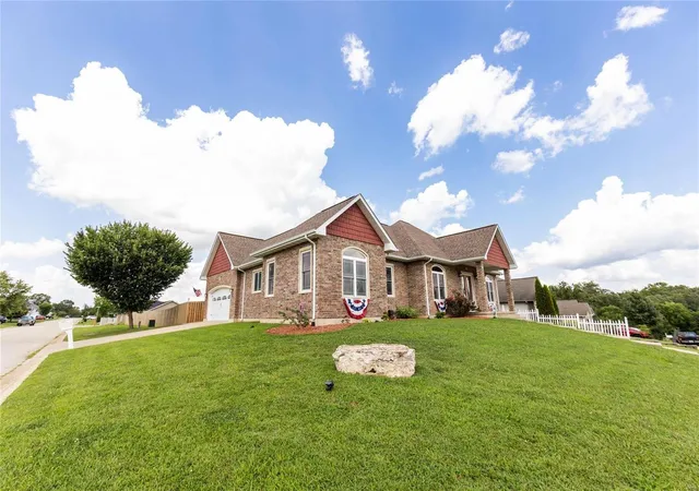 Photo 2 of Single family home for sale at 11044 Lexington Ln, Rolla, MO 65401 | MLS# 24048782 | Listing updated on 2024-09-28