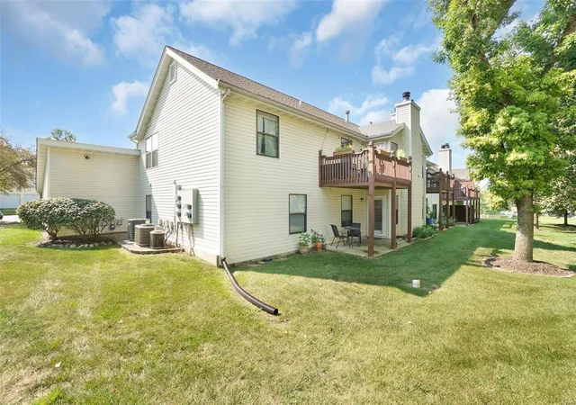 Photo 2 of Condo for sale at 1043 Windstream Dr, Saint Peters, MO 63376 | MLS# 24048831 | Listing updated on 2024-12-10