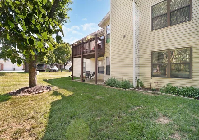 Photo 3 of Condo for sale at 1043 Windstream Dr, Saint Peters, MO 63376 | MLS# 24048831 | Listing updated on 2024-12-10