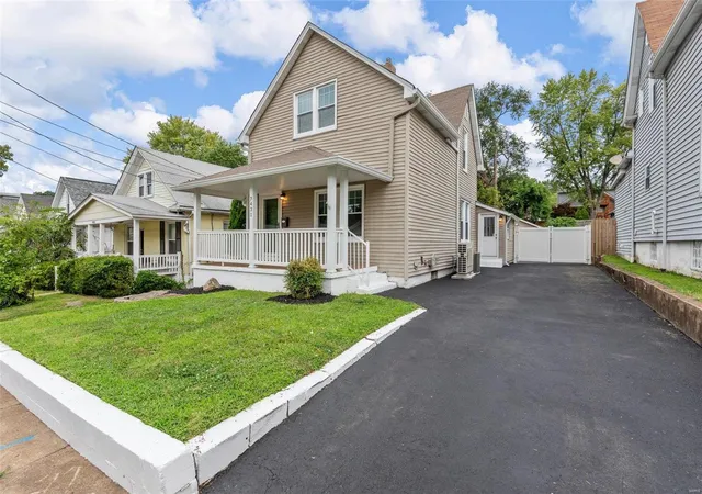 Photo 3 of Sale Pending at 7431 Lohmeyer Ave, Saint Louis, MO 63143 | MLS# 24048873 | Listing updated on 2024-08-25