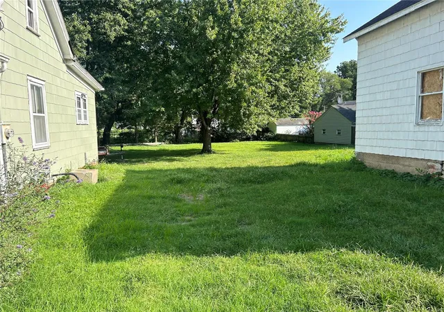 Photo 2 of Sale Pending at 686 Market St, Sainte Genevieve, MO 63670 | MLS# 24048897 | Listing updated on 2024-09-25