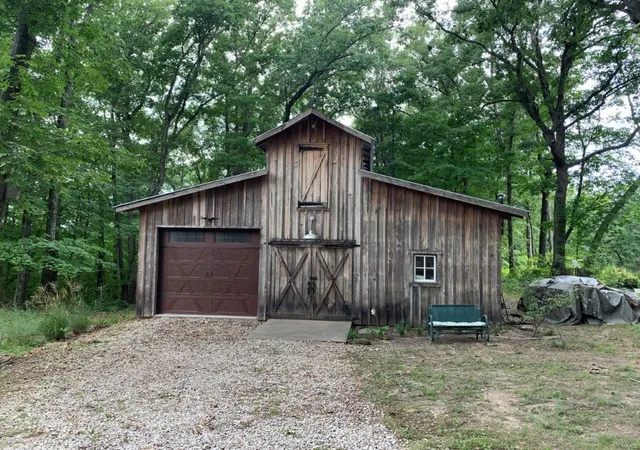 Photo 2 of Single family home for sale at 25 Maple Ridge Ln, New Florence, MO 63363 | MLS# 24048966 | Listing updated on 2024-10-30