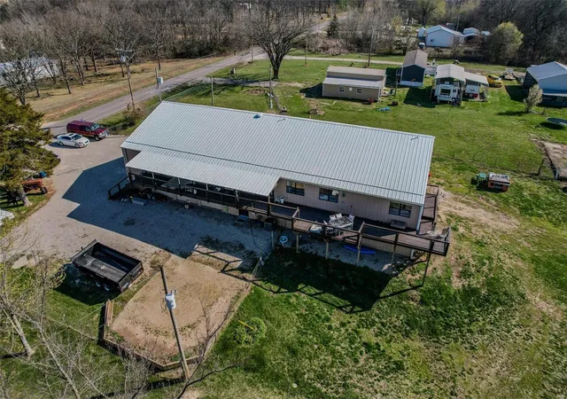 Photo 3 of Single family home for sale at 30445 Orchard Dr, Lebanon, MO 65536 | MLS# 24049039 | Listing updated on 2024-09-03