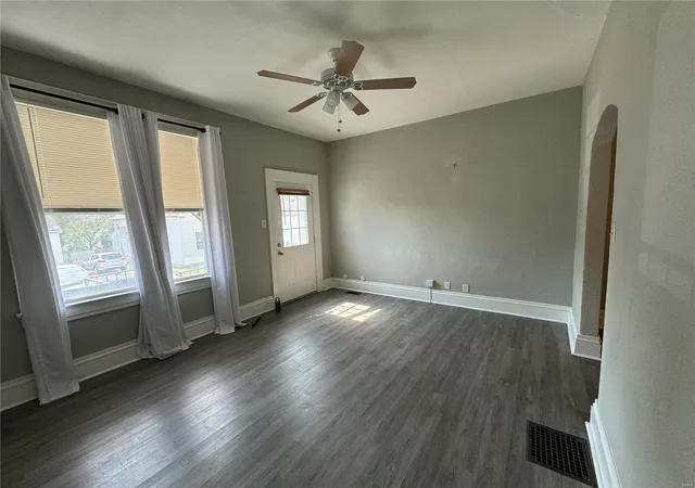 Photo 3 of Single family home for sale at 915 Dammert Ave, Saint Louis, MO 63125 | MLS# 24049112 | Listing updated on 2024-09-24