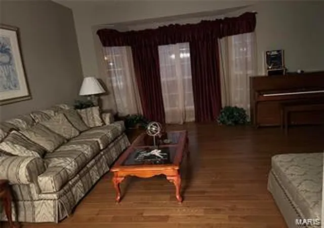 3rd image of 15 Bear Creek Dr, Wentzville, MO 63385 | MLS# 24049170
