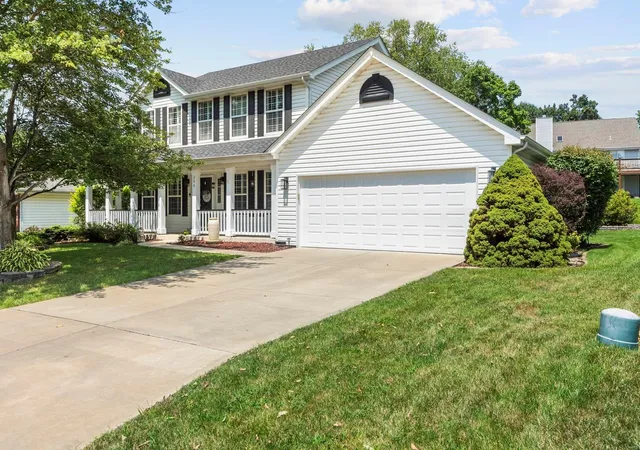 Photo 1 of Sale Pending at 266 Barkwood Trails Dr, Saint Peters, MO 63376 | MLS# 24049262 | Listing updated on 2024-09-08