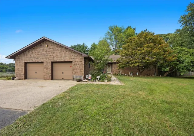 1st image of 7800 Myrtlewood Dr, Belleville, IL 62223 | MLS# 24049364