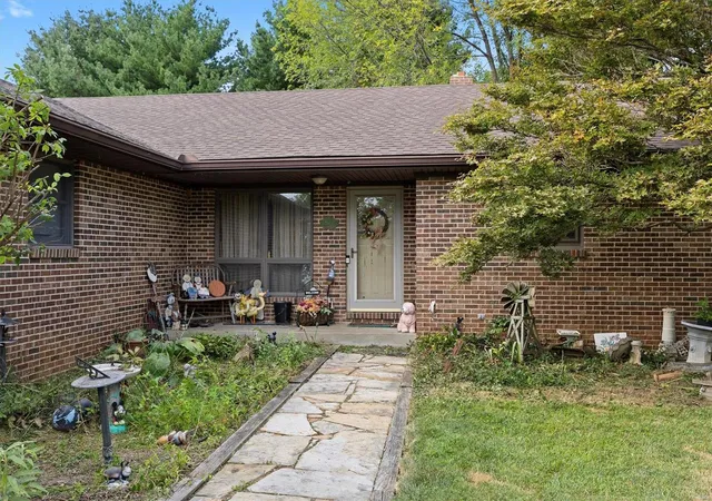 2nd image of 7800 Myrtlewood Dr, Belleville, IL 62223 | MLS# 24049364