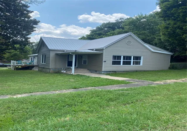 Photo 1 of Single family home for sale at 514 W Harbin Ave, Puxico, MO 63960 | MLS# 24049540 | Listing updated on 2024-11-22