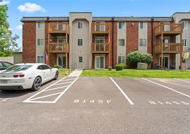 Photo 2 of Condo for sale at 2745 Westphalia Ct #F, Saint Louis, MO 63129 | MLS# 24049721 | Listing updated on 2024-09-17