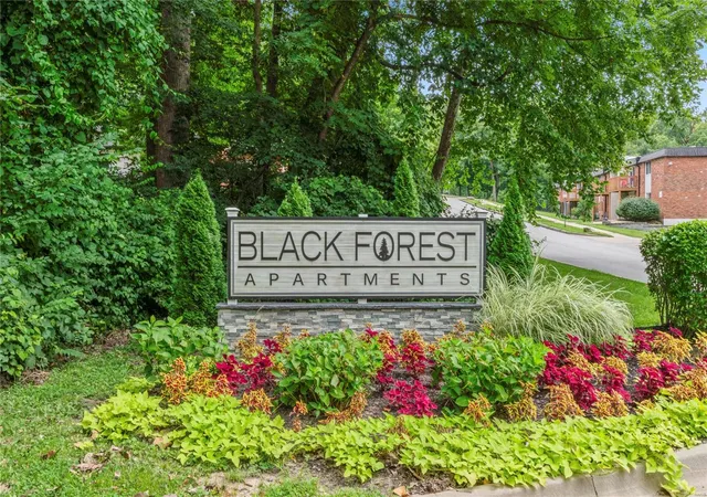Photo 3 of Condo for sale at 2745 Westphalia Ct #F, Saint Louis, MO 63129 | MLS# 24049721 | Listing updated on 2024-09-17