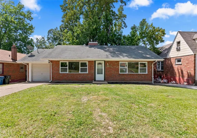 Photo 1 of Single family home for sale at 6906 Alberici Ave, Saint Louis, MO 63121 | MLS# 24049778 | Listing updated on 2024-09-11