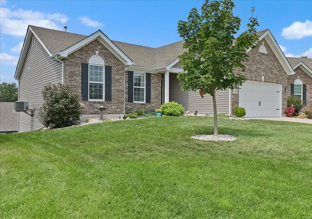 Photo 2 of Single family home for sale at 815 Hazy Hills Dr, Lake Saint Louis, MO 63367 | MLS# 24050157 | Listing updated on 2024-09-22