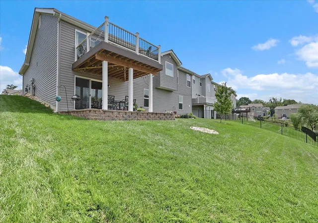 Photo 3 of Single family home for sale at 815 Hazy Hills Dr, Lake Saint Louis, MO 63367 | MLS# 24050157 | Listing updated on 2024-09-22