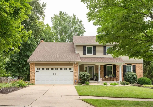 Photo 2 of Sale Pending at 3631 Whispering Ridge Ln, Saint Louis, MO 63129 | MLS# 24050281 | Listing updated on 2024-08-12