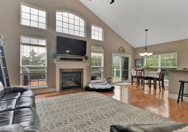 Photo 3 of Single family home for sale at 20 Clearvista Cv, Saint Charles, MO 63303 | MLS# 24050283 | Listing updated on 2024-12-13