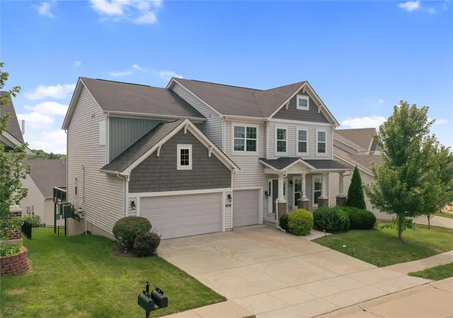 Photo 3 of Single family home for sale at 1617 Willowbrooke Manors Ct, Saint Louis, MO 63146 | MLS# 24050378 | Listing updated on 2024-11-27
