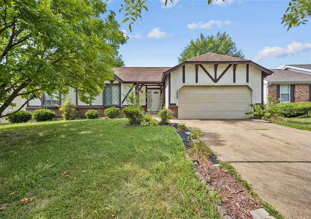 Photo 1 of Single family home for sale at 1025 Patience Dr, Florissant, MO 63034 | MLS# 24050584 | Listing updated on 2024-11-07