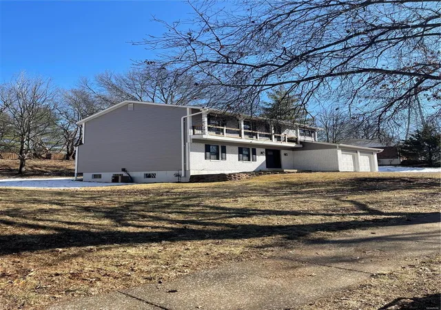 Photo 2 of Single family home for sale at 538 Winding Trl Ln, Saint Louis, MO 63131 | MLS# 24050740 | Listing updated on 2024-11-13
