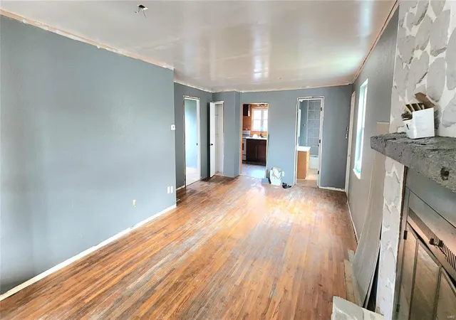 Photo 3 of Single family home for sale at 804 State St, Chester, IL 62233 | MLS# 24050887 | Listing updated on 2025-03-11