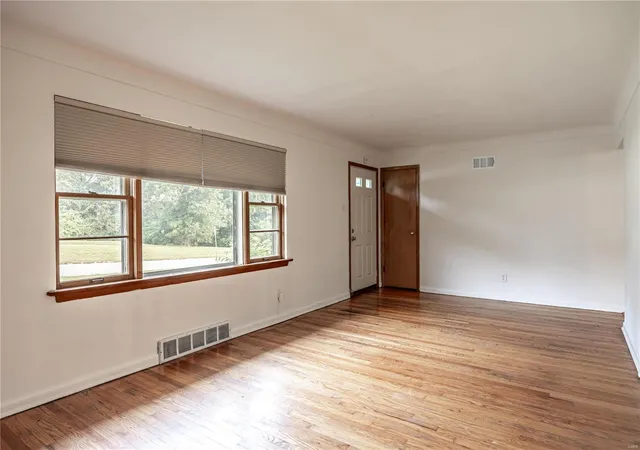 Photo 2 of Sale Pending at 10511 Lookaway Dr, Saint Louis, MO 63137 | MLS# 24051094 | Listing updated on 2024-09-22
