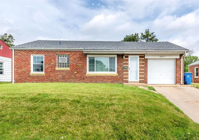 Photo 2 of Sale Pending at 9517 Reavis Barracks Rd, Saint Louis, MO 63123 | MLS# 24051394 | Listing updated on 2024-09-29