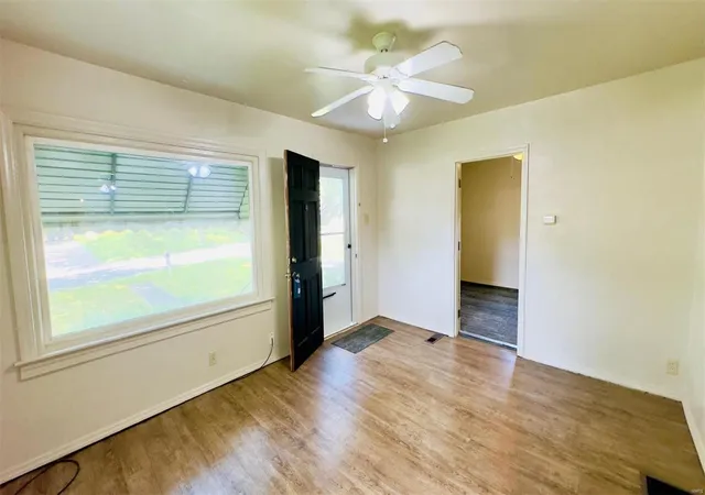 Photo 2 of Sale Pending at 11031 Florence Ave, Saint Ann, MO 63074 | MLS# 24051465 | Listing updated on 2024-09-13